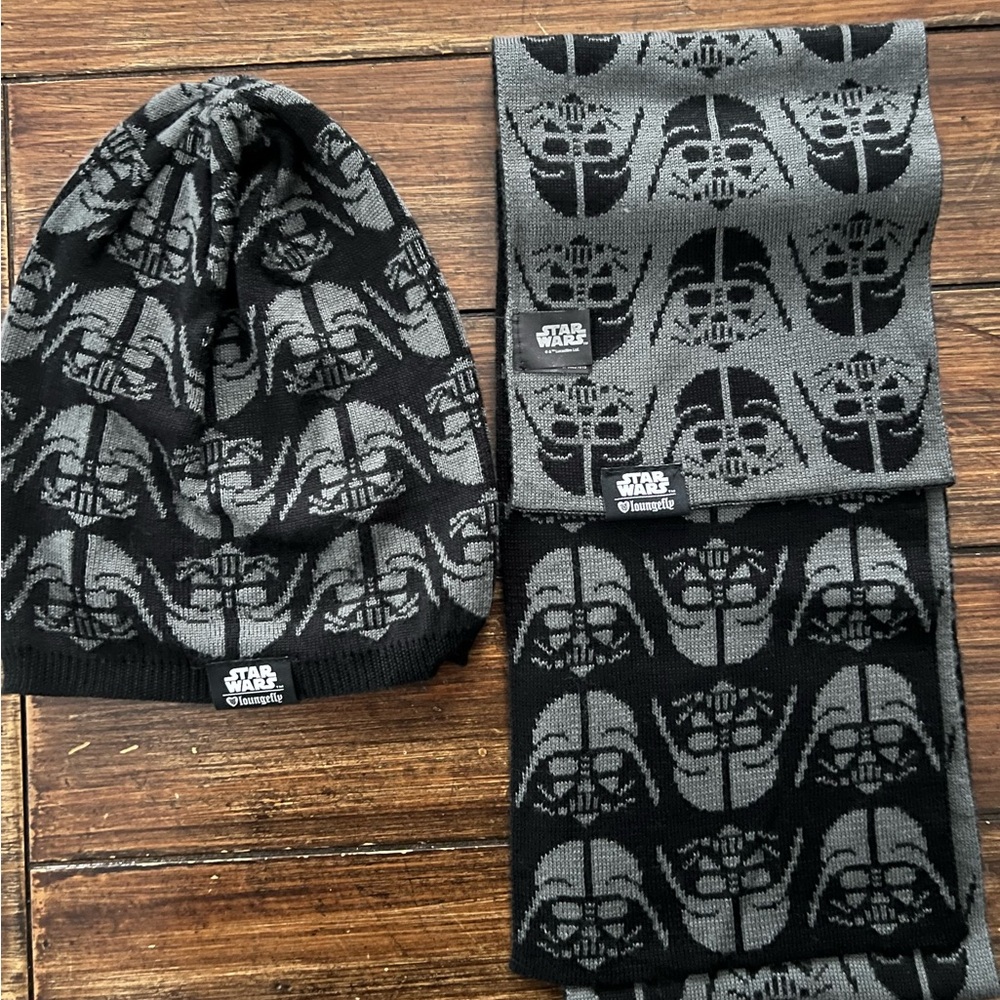 Star Wars  Darth Vader Hat and Scarf Set - Black & Gray Loungefly